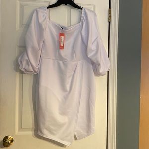 White scuba dress, machine washable. New with tags